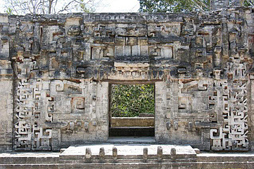 Chicanná